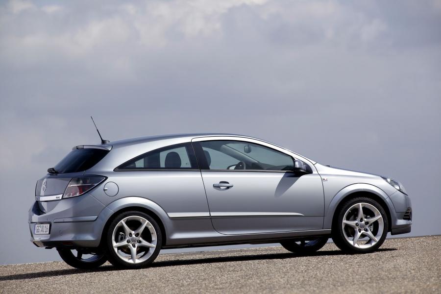  Opel Astra GTC 2005 года  (фото 129 из 212)